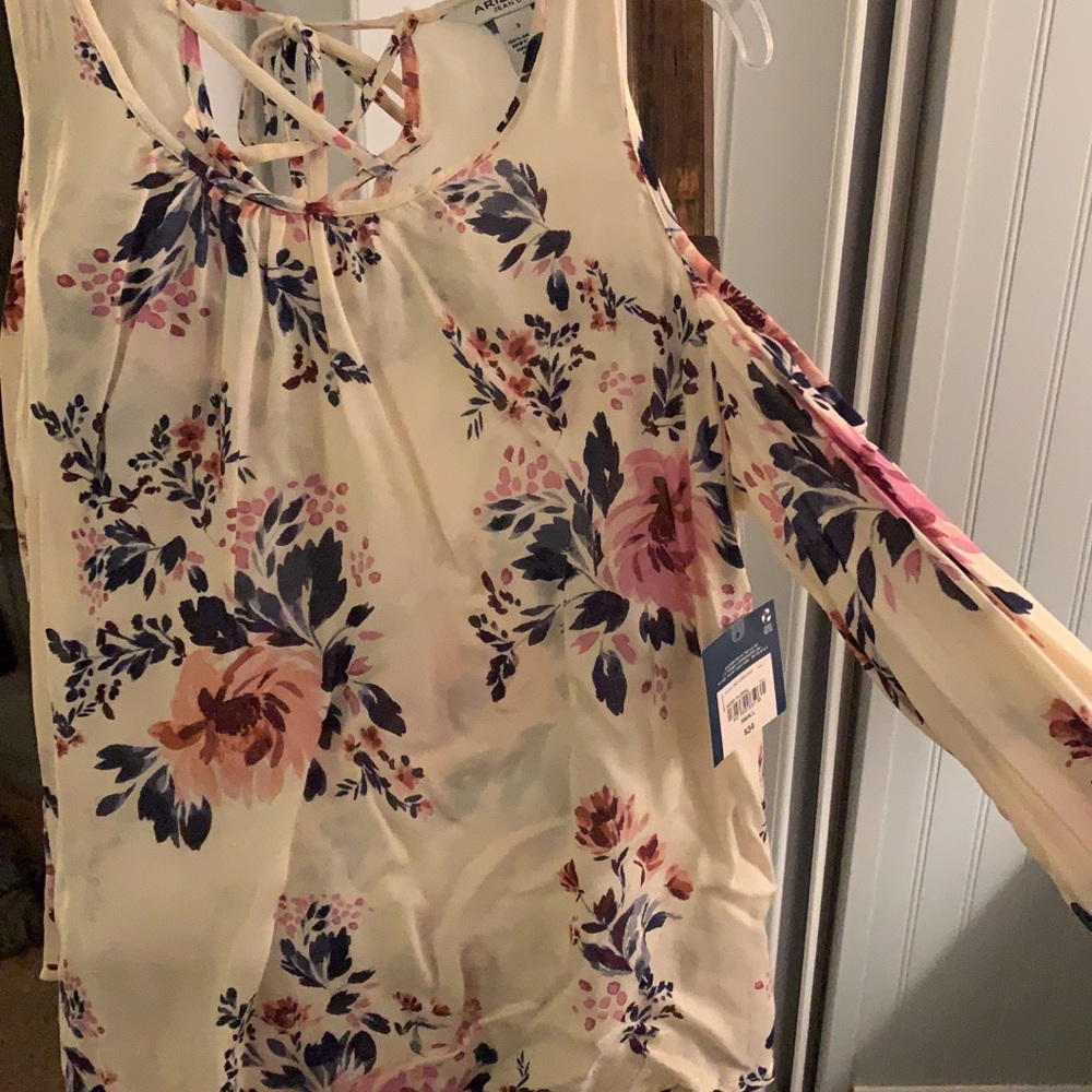 brand new arizona top with shoulders cut out